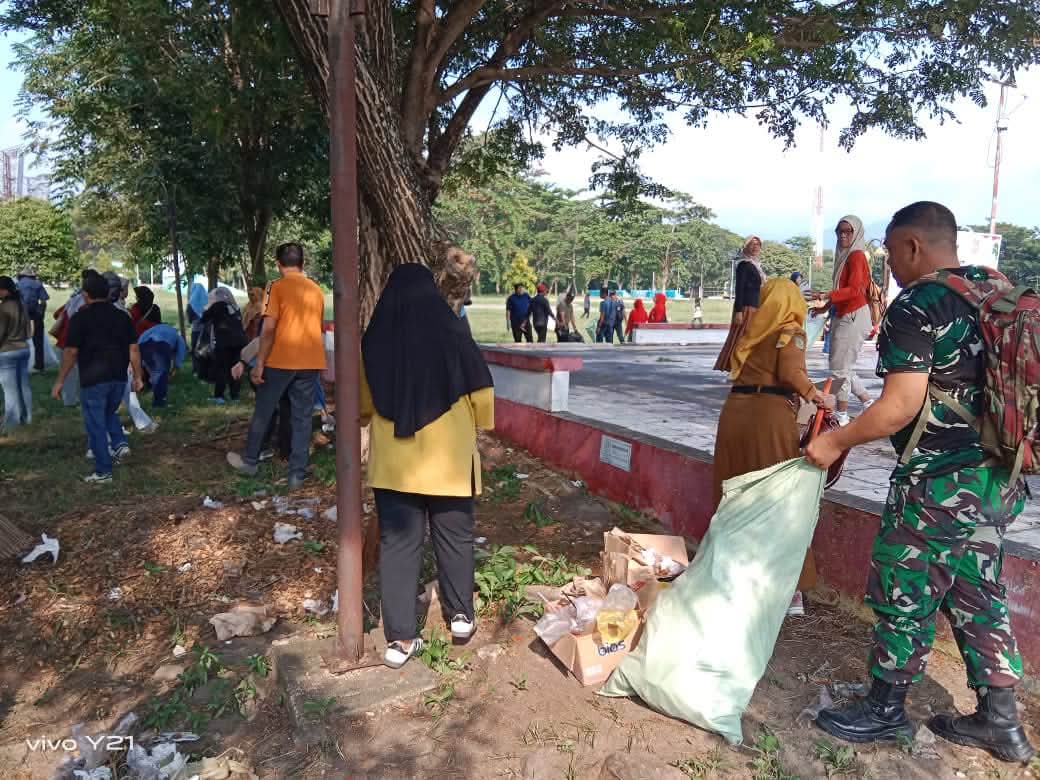 100 Menit Parigi Moutong, Bergerak Bersihkan Lingkungan