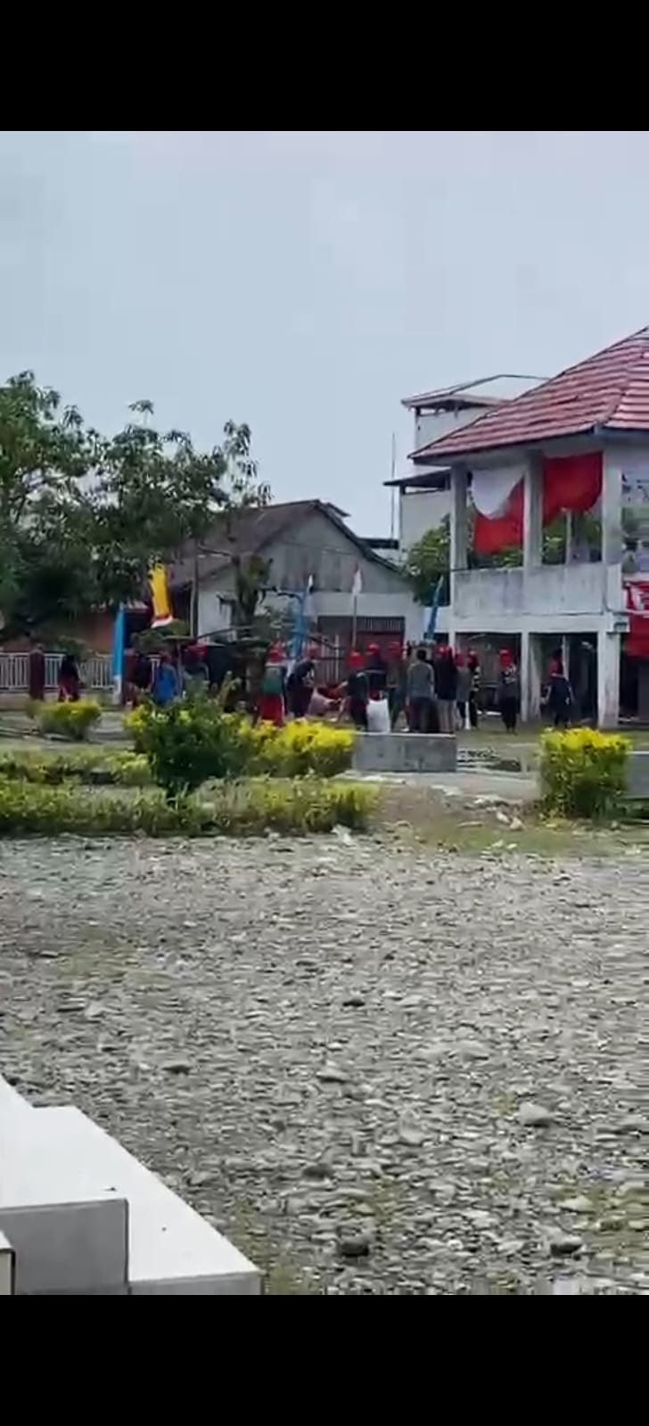 100 Menit Untuk Lingkungan, Kantor Camat Kasimbar Tunjukan Aksi Nyata