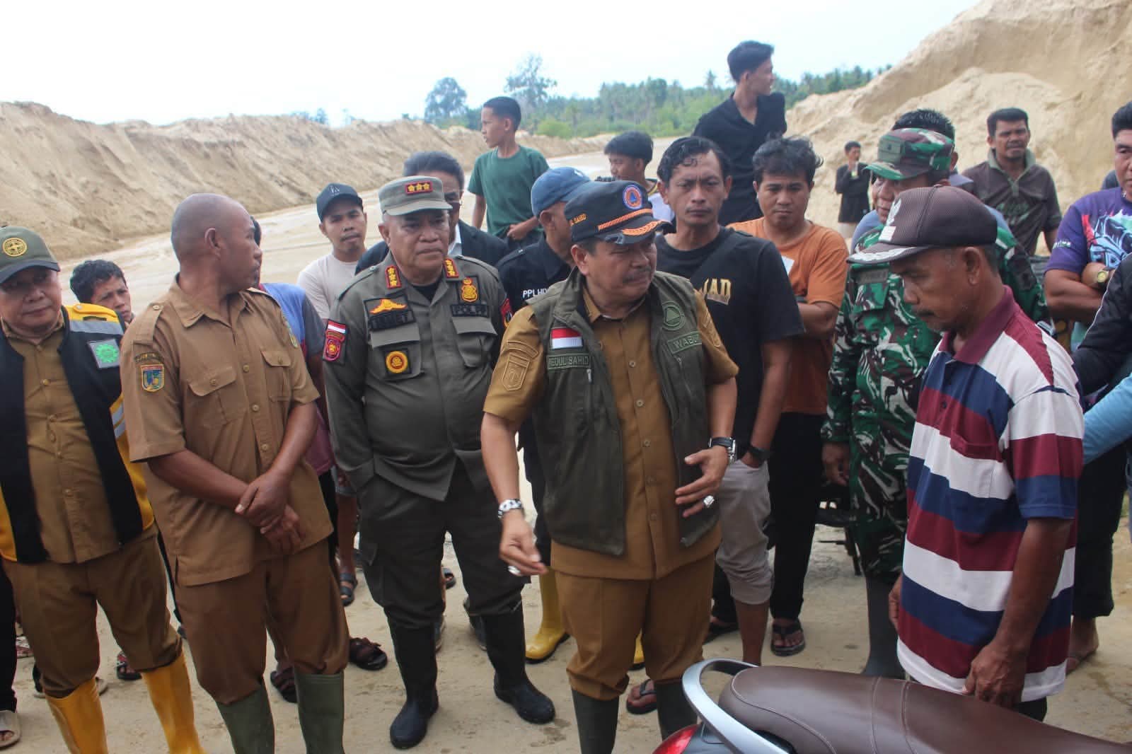 Wabup Parimo Gerak Cepat, Tangani Banjir di Desa Air Panas