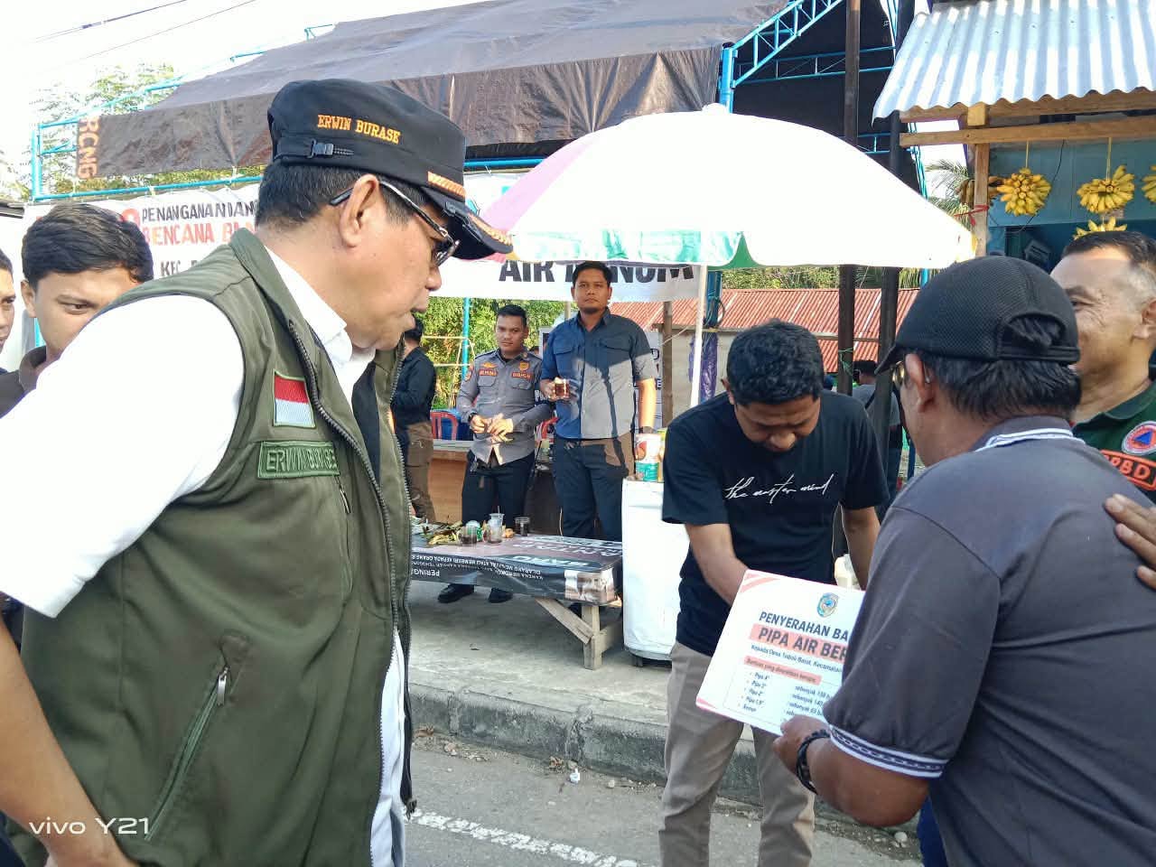 360 Pipa dan Semen Disalurkan untuk Korban Banjir Toboli Barat