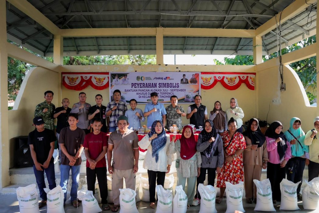 Bantuan Beras Ungkap Mahalanya Akses Desa Terpencil