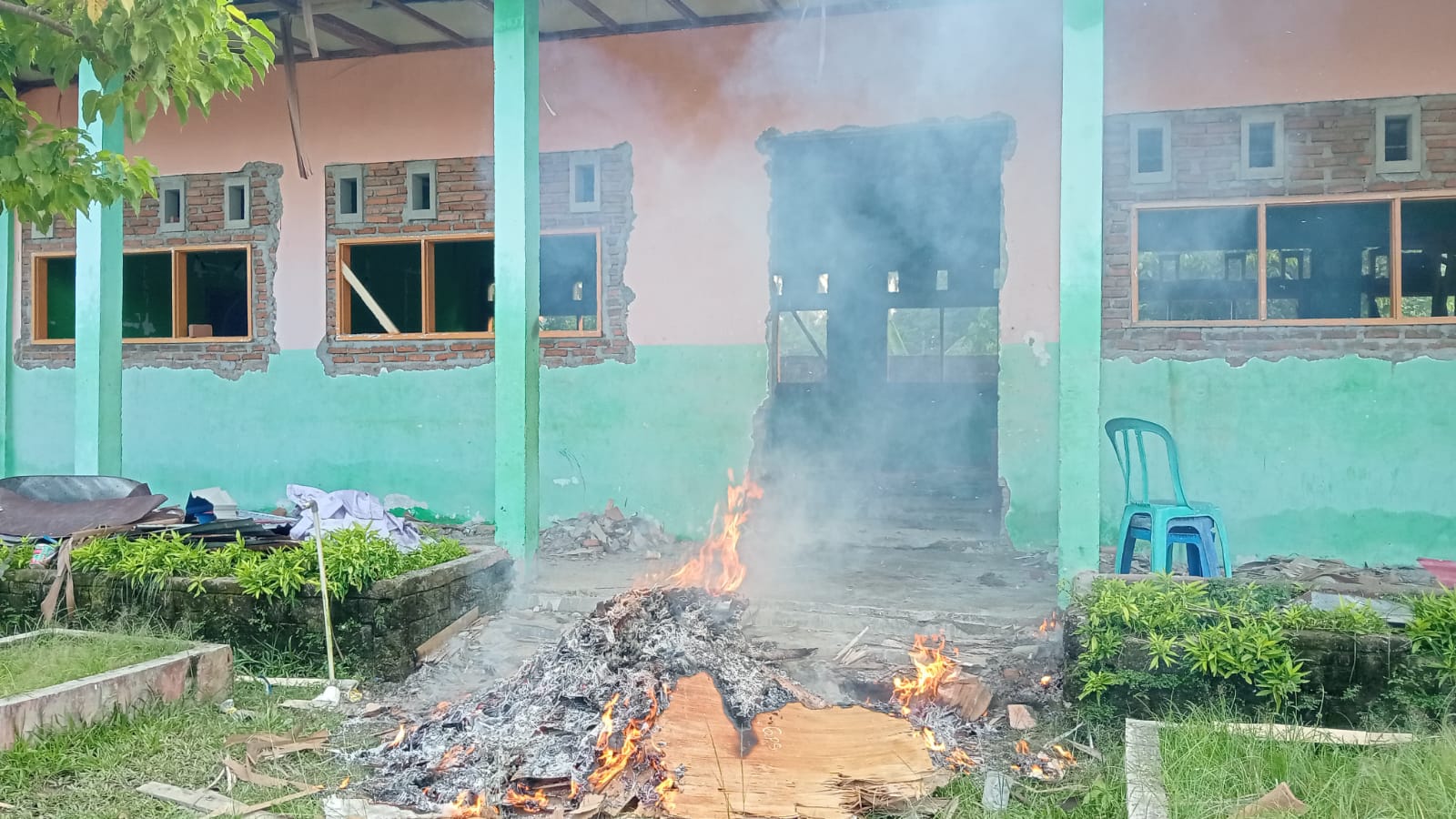 Hujan Jadi Tantangan Revitalisasi SMAN 1 Kasimbar, Sekolah Kejar Target Oktober