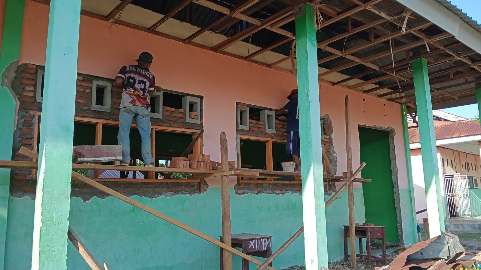 Hujan Jadi Tantangan Revitalisasi SMAN 1 Kasimbar, Sekolah Kejar Target Oktober