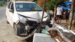 Mini Bus Tabrak Tiang Konter di Silampayang, Sopir dan Penumpang Selamat